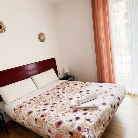 Hostal Abaaly Madryt Zewnętrze zdjęcie