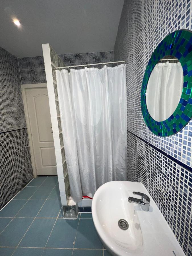 Hostal Abaaly Madryt Zewnętrze zdjęcie