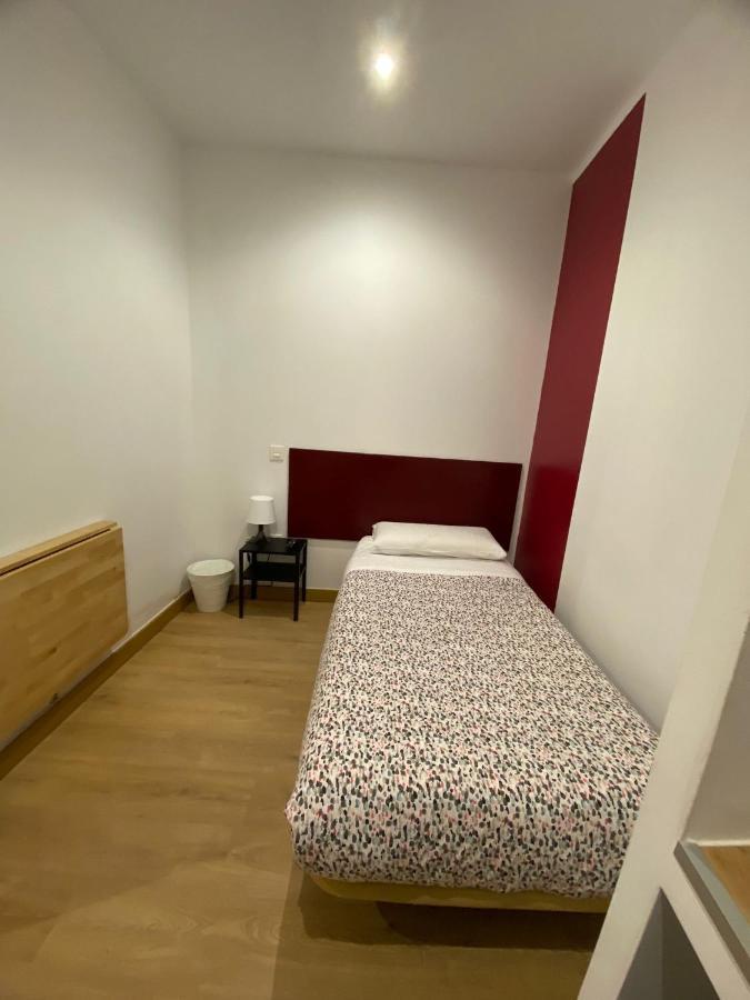 Hostal Abaaly Madryt Zewnętrze zdjęcie