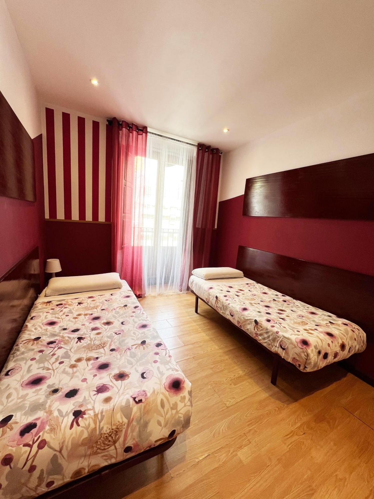 Hostal Abaaly Madryt Zewnętrze zdjęcie