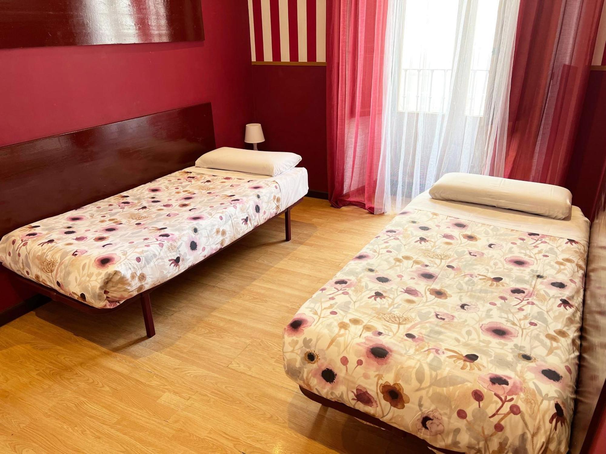 Hostal Abaaly Madryt Zewnętrze zdjęcie